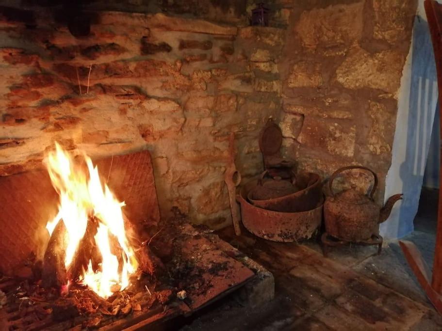 -Going Back In Time- 200 Year Old Farmhouse Creegh Exterior photo